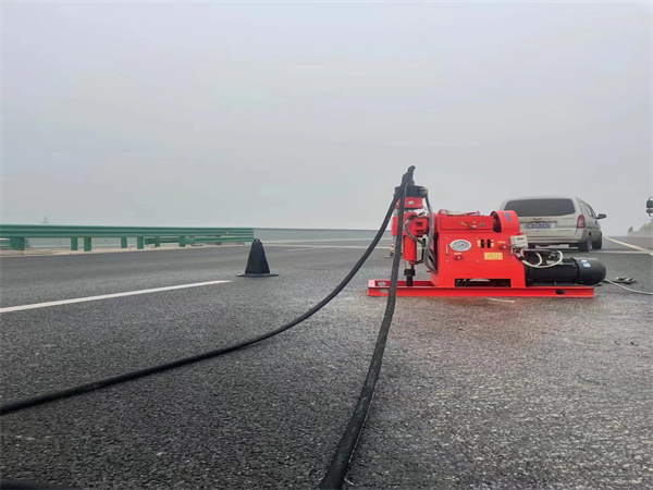 巴林左马路路基路面开裂下沉注浆加固灌浆