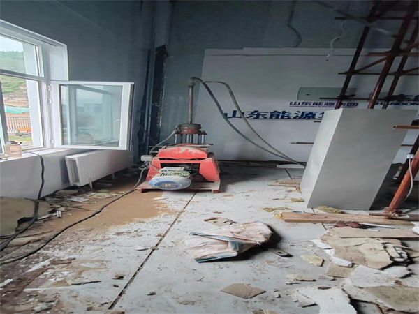 巴林左地基基础下沉墙体裂缝加固注浆顶升施工